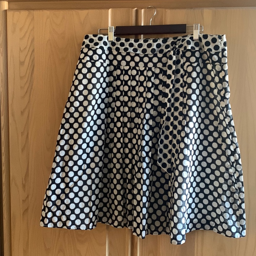 Womens pleated polka dot skirt from Alfani size 14